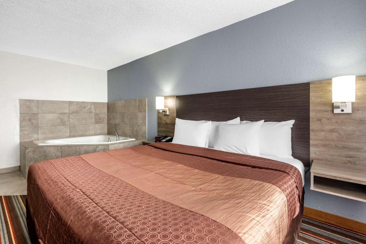 Quality Inn & Suites Салфер-Спрингс Экстерьер фото